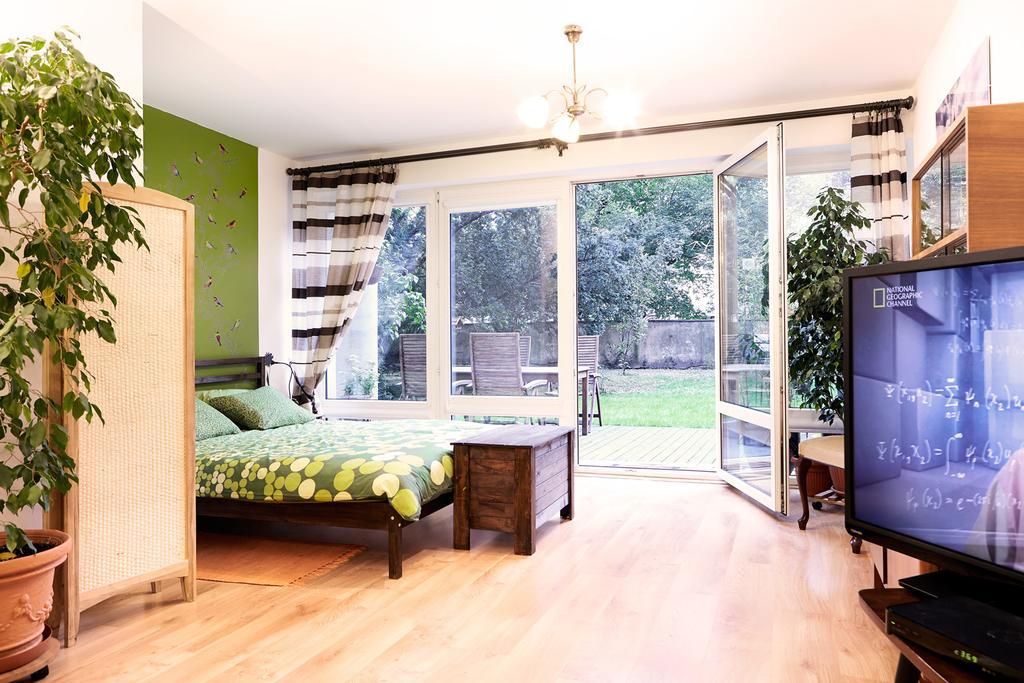 Lovely Garden Flat Near Royal Park Warszawa Pokój zdjęcie