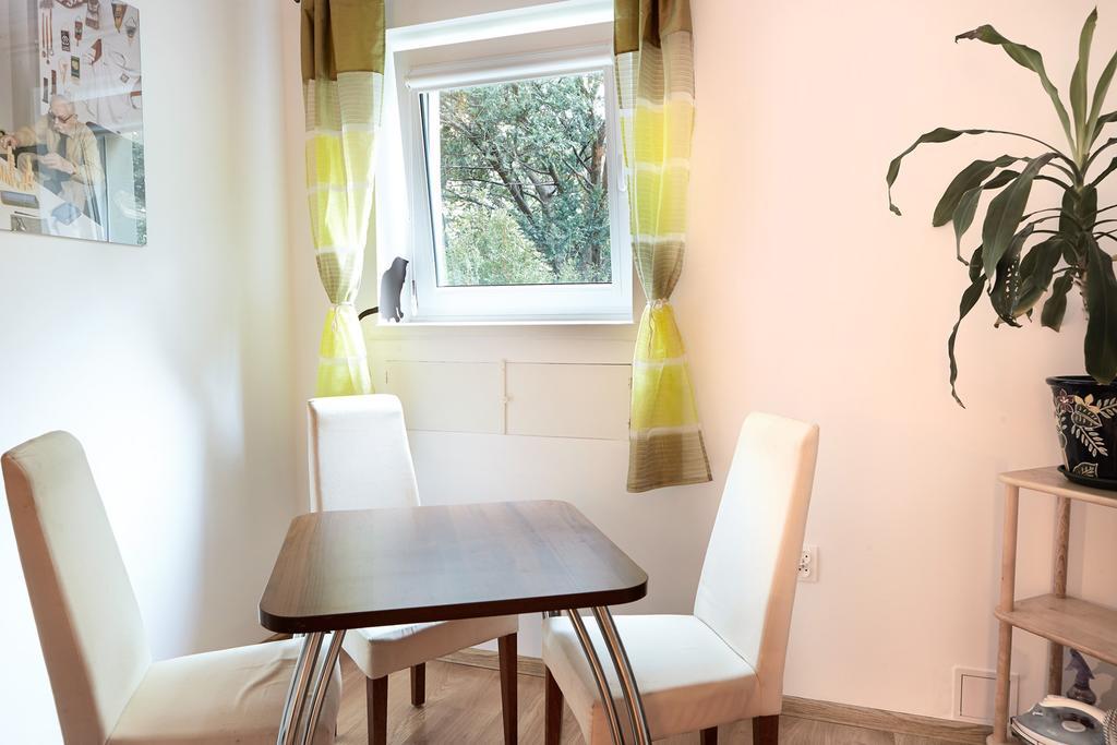 Lovely Garden Flat Near Royal Park Warszawa Pokój zdjęcie